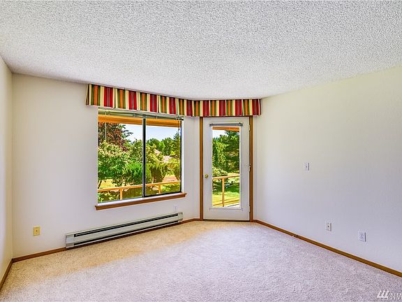 4th image of 23003 Lakeview Dr Unit 204