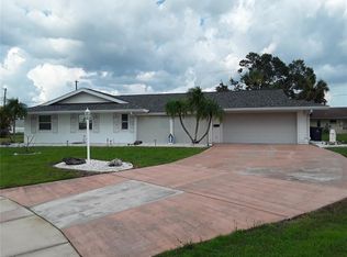702 Cypress Pl, Sun City Center, FL 33573