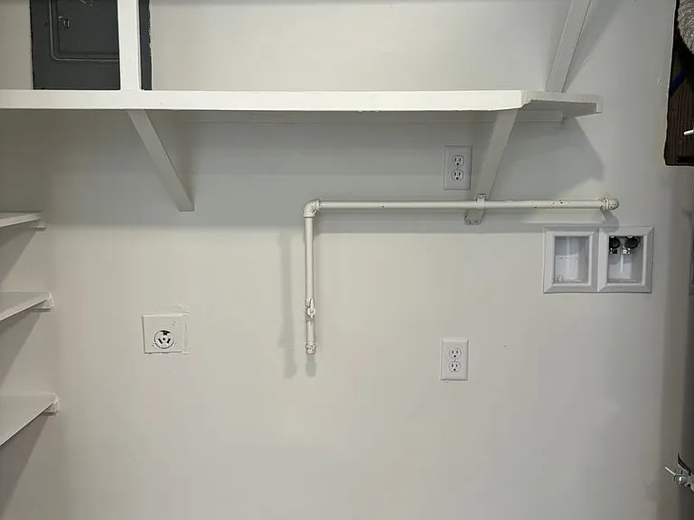 462 S 100 W — Photo 17