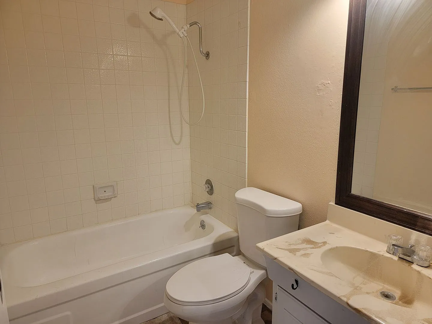 E. Harmon Ave 1773 — Photo 3