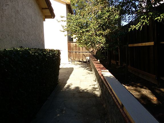 4th image of 1058 Big Bear Ct