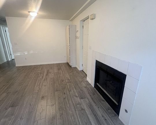 4th image of 1876 Cresthill Dr #1