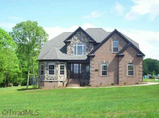 10 Olde Flds, Pfafftown, NC 27040