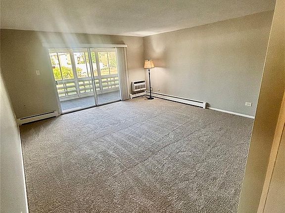 3rd image of 655 S Alton Way #1A