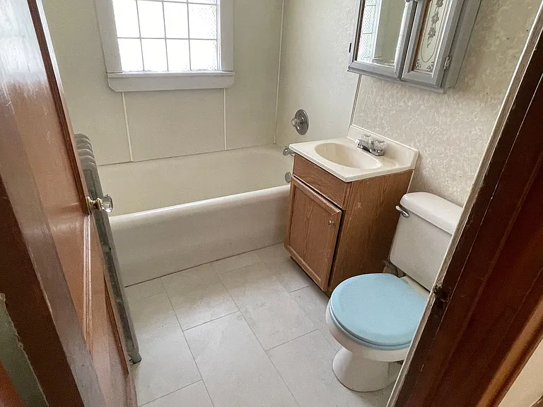 5911 W Burnham St — Photo 12