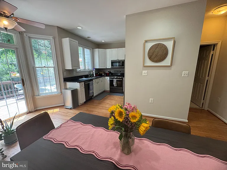 1338 Park Garden Ln — Photo 6