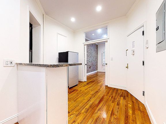 2nd image of 287 W 147th St #1