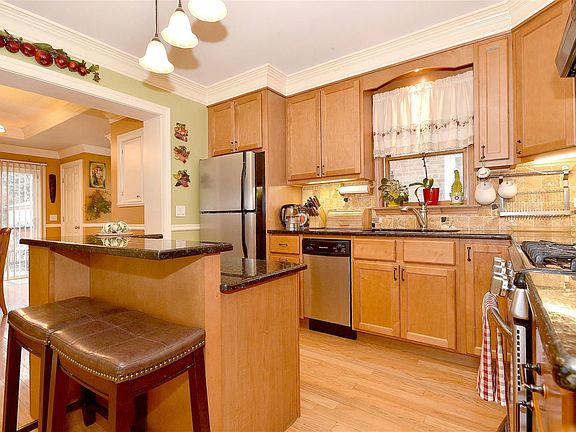 4th image of 2707 N 73rd Ave