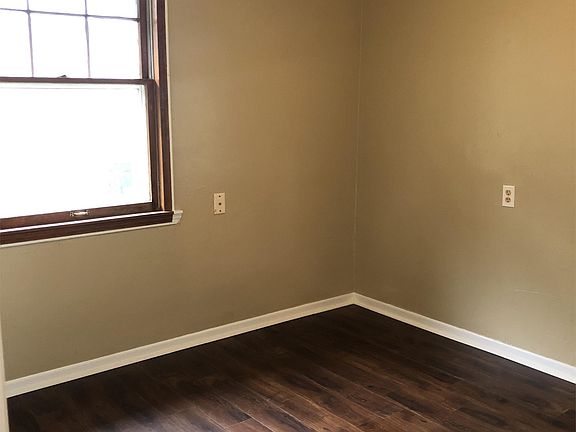 4th image of 210-212 S Lincoln Ave #210