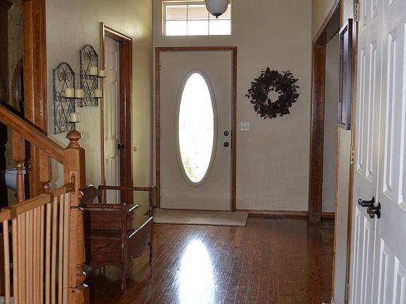 Entryway, Solid Wood Floor