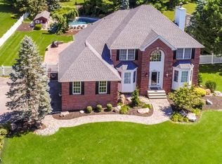 605 Stocker St, Stewartsville, NJ 08886