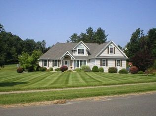 3 Hunters Ridge Cir, Southwick, MA 01077