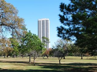 1701 Hermann Dr #17D, Houston, TX 77004