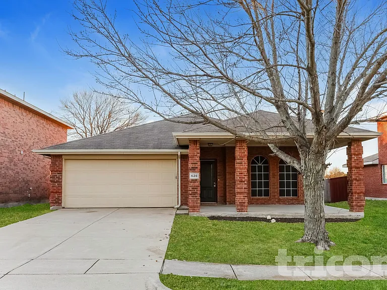 626 Chapman Dr — Photo 1
