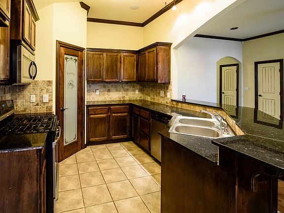 5th image of 17305 Avila Ln