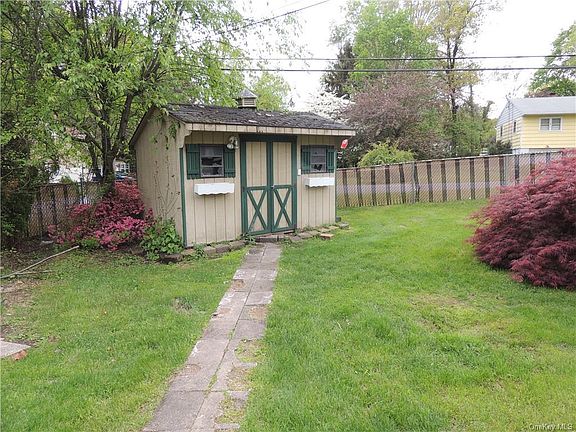 5th image of 8 Hillcrest Dr