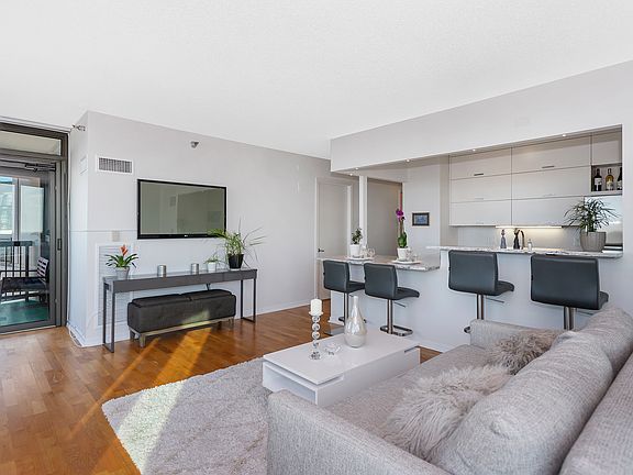 4th image of 400 N La Salle Dr APT 4011