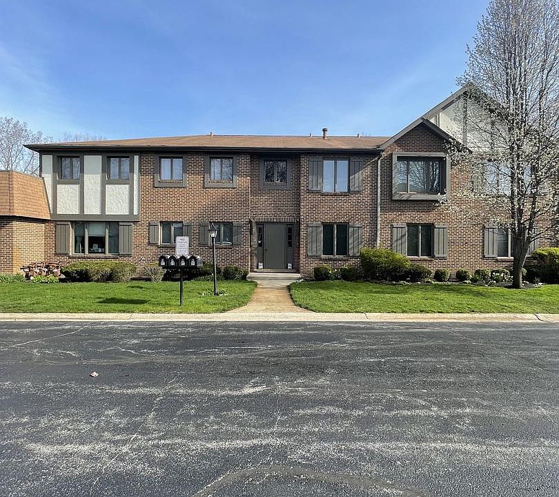 1st image of 84 Canterbury Ct #275