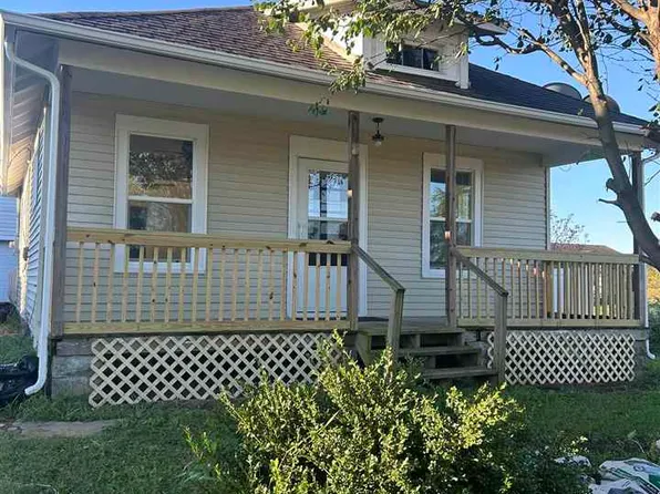 221 W Main St, Boston, IN 47324
