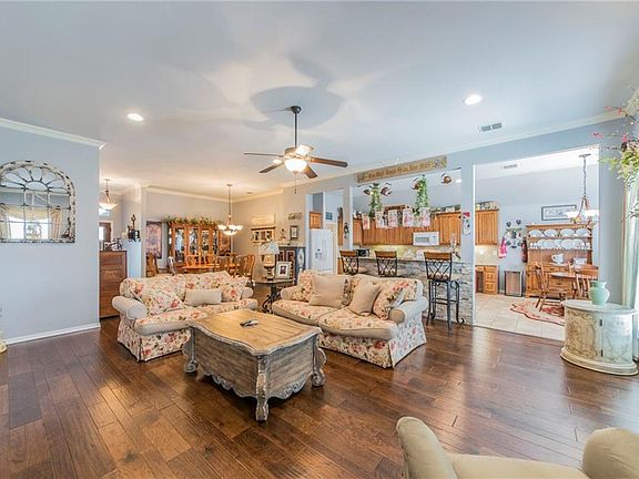 3rd image of 7525 Bunker Ct