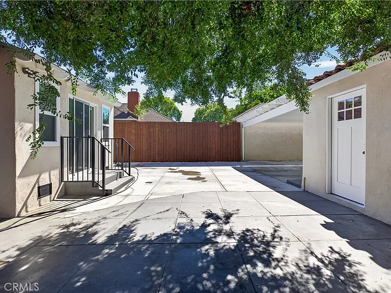 1713 W Alameda Ave — Photo 39
