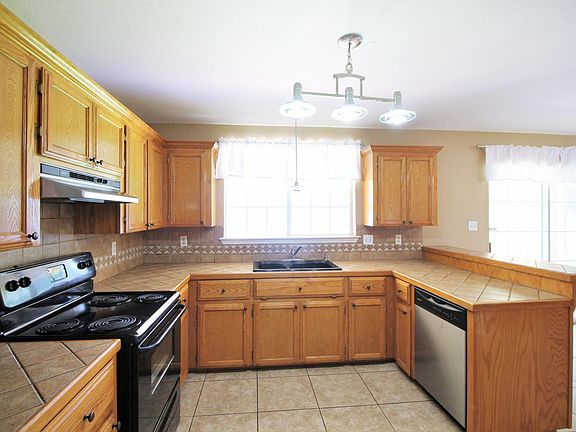 4th image of 1715 Lauren Ln