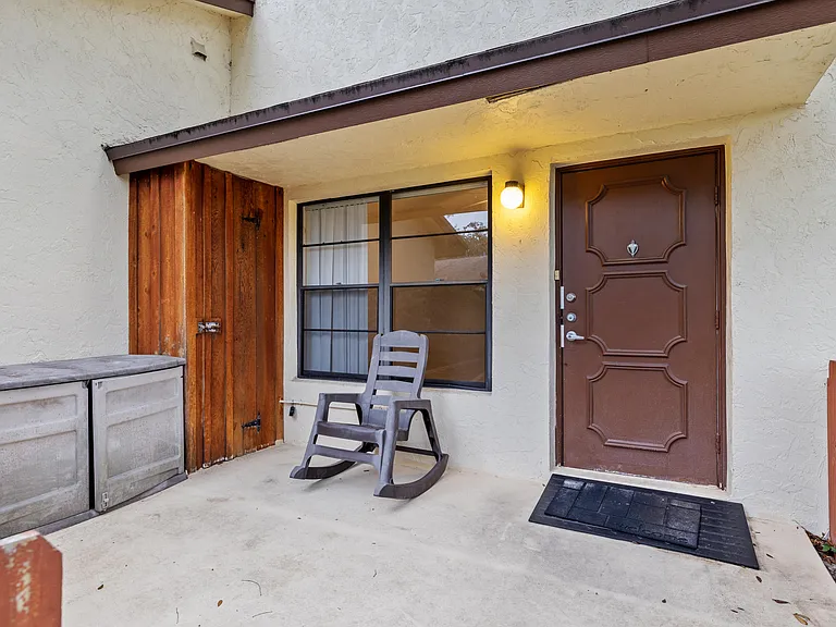 8019 SE Villa Cir — Photo 3
