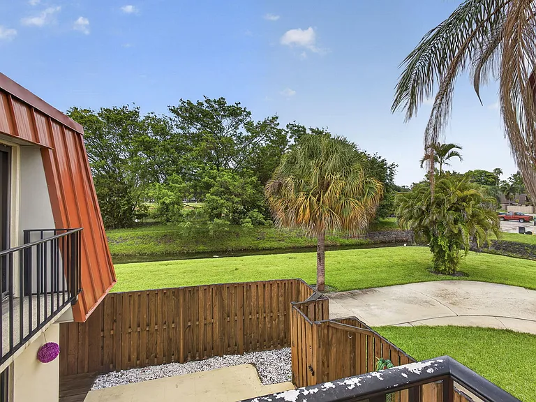 3345 Meridian Way N #C — Photo 25