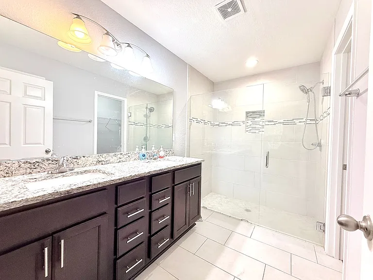 6822 McMullin St — Photo 17
