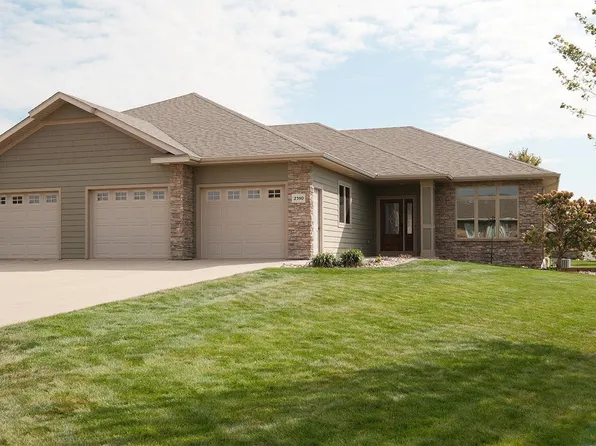 2390 Riviera Rd, Sioux Center, IA 51250