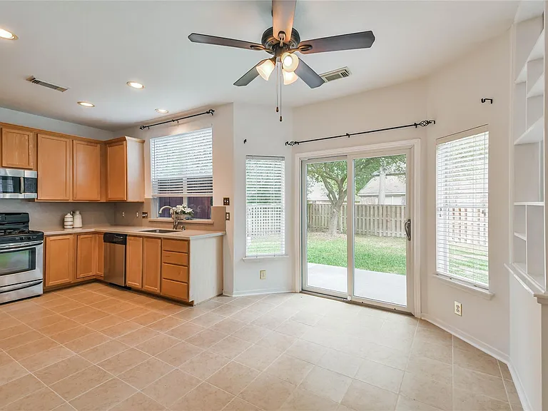2 Willow Point Pl — Photo 10