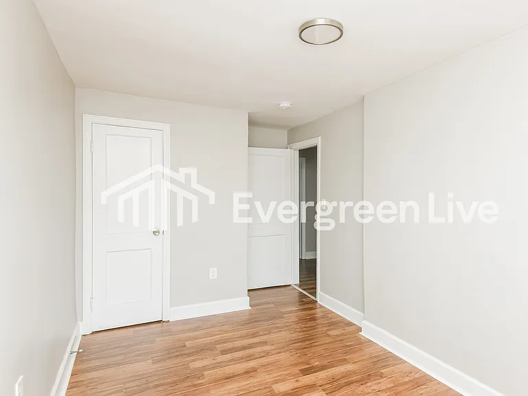 412 5th Ave — Photo 8