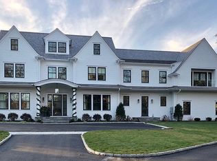 1 Winding Ct, Westport, CT 06880