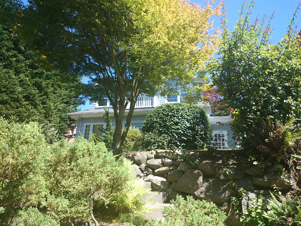 1st image of 2606 Franklin Ave E