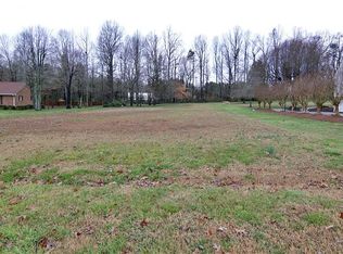 613 Ridgeway Ln, Lexington, NC 27295