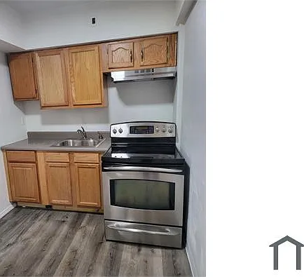 1720 Wright St #1 — Photo 7