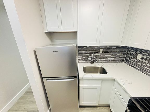 3rd image of 594 Westside Ave #7E