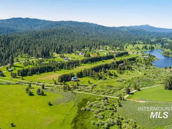 678 High Valley Rd, Cascade, ID 83611