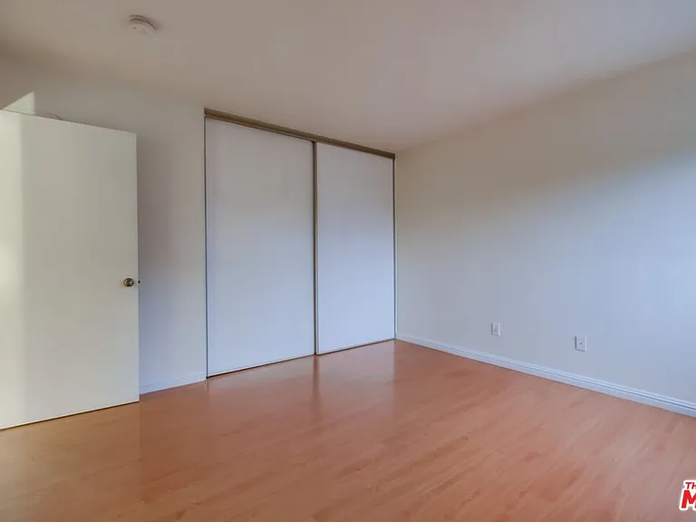 1077 W Kensington Rd #3 — Photo 40