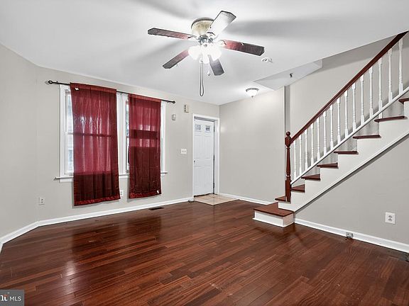3rd image of 1213 Empire Ave