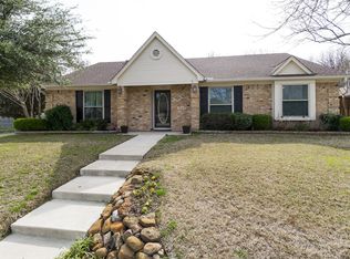 114 E Ridgegate Dr, Garland, TX 75040