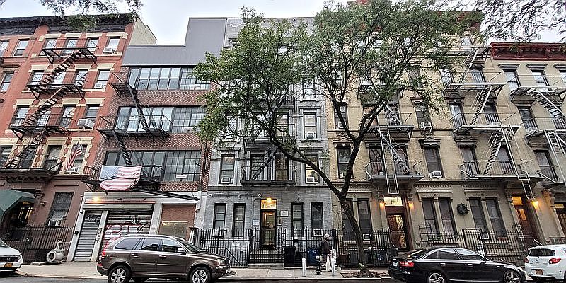 1st image of 444 W 49th St APT 1B