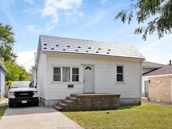1134 California Ave, Windsor, ON N9B 2Z9