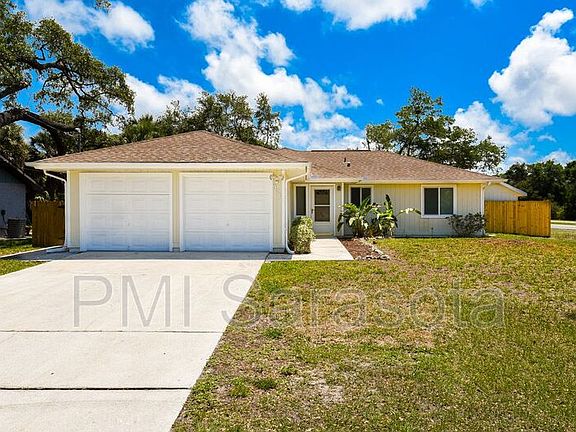 2nd image of 621 Live Oak St