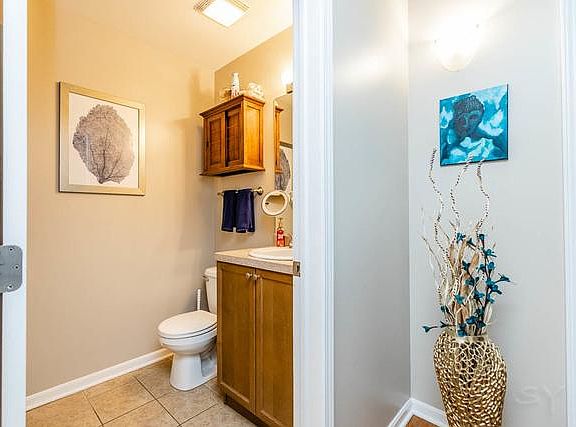 5th image of 873 N Larrabee St APT 607