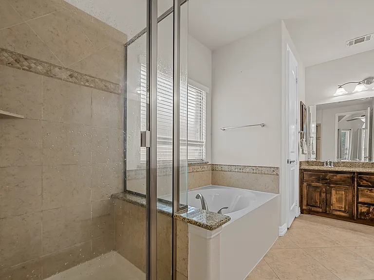 622 Newchester Dr — Photo 17