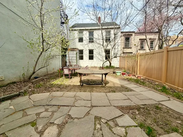 304 2nd St #1R, Jersey City, NJ 07302