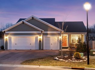1114 Meadow Ln, Waconia, MN 55387