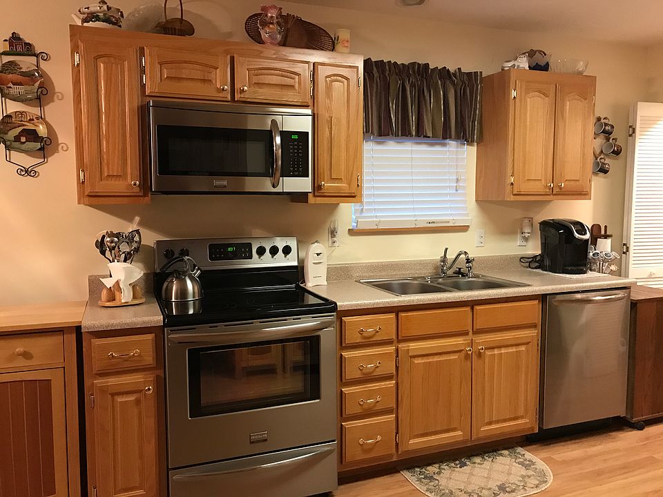1st image of 979 Winesap Dr