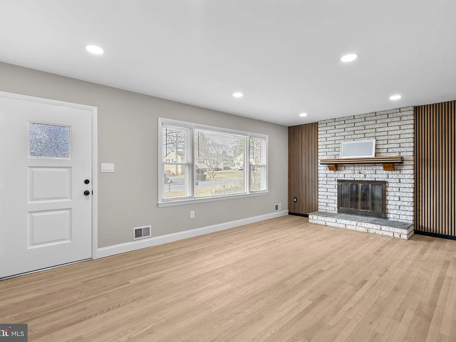 3 bed, 1536 sqft, $3,900 — Photo 4